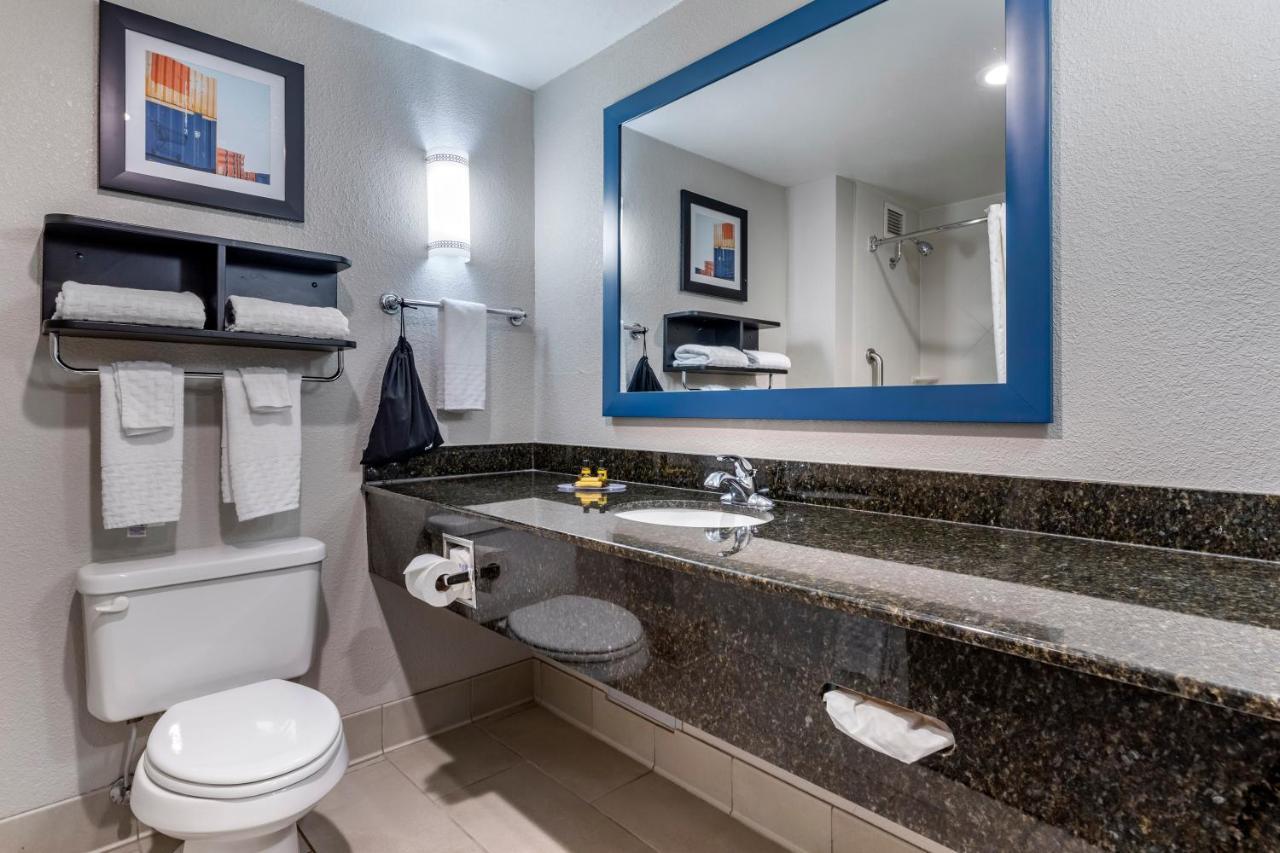 Best Western Plus Castlerock Inn & Suites Bentonville Luaran gambar