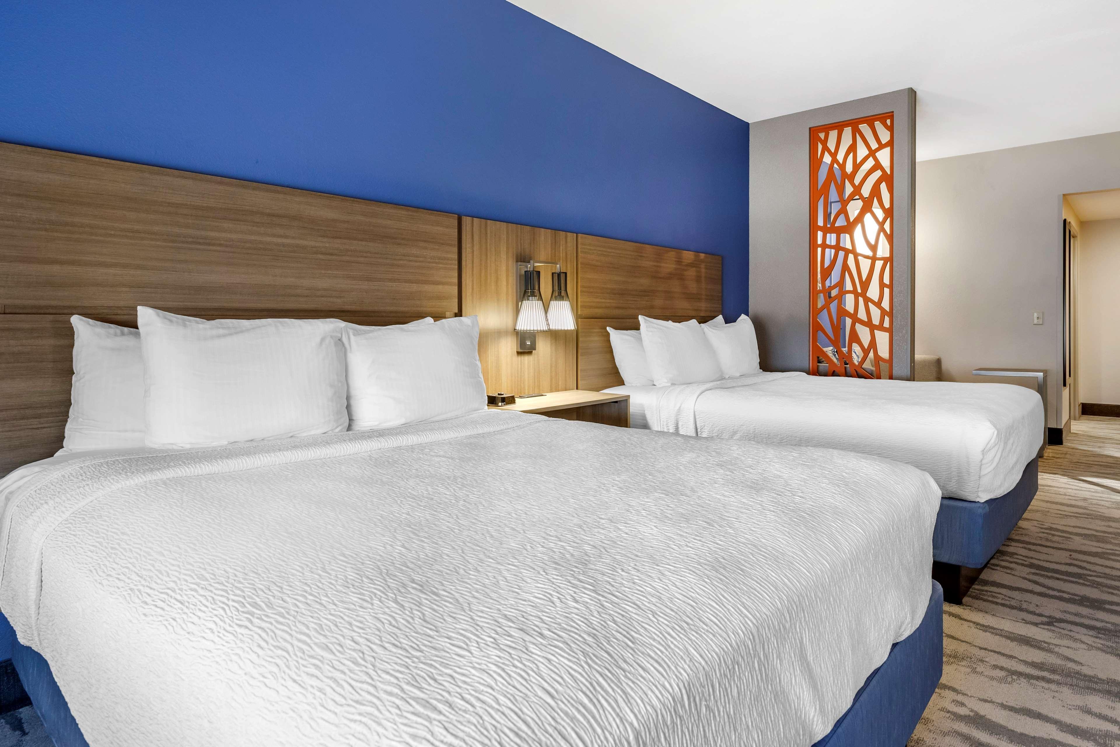 Best Western Plus Castlerock Inn & Suites Bentonville Luaran gambar