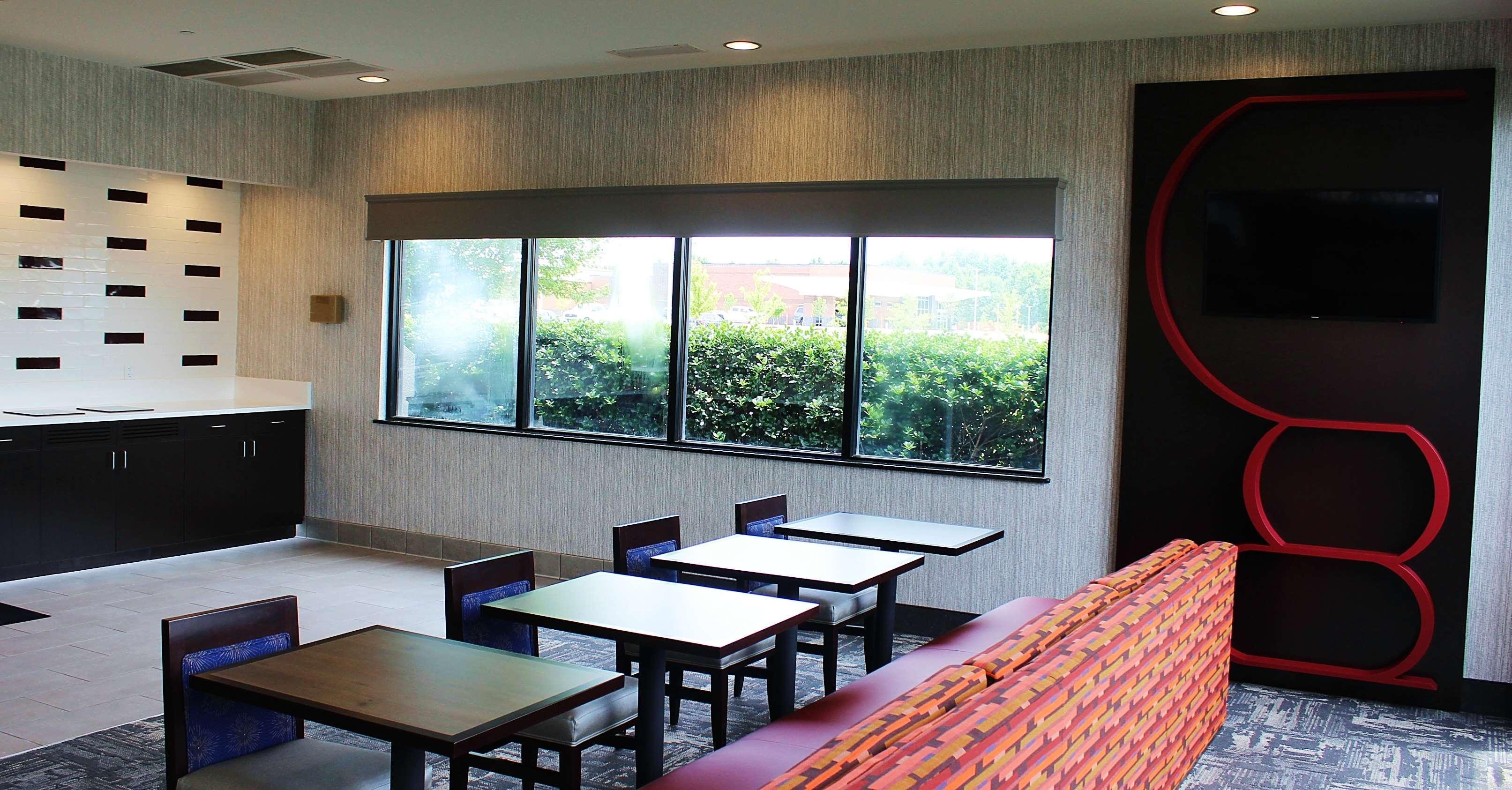 Best Western Plus Castlerock Inn & Suites Bentonville Luaran gambar