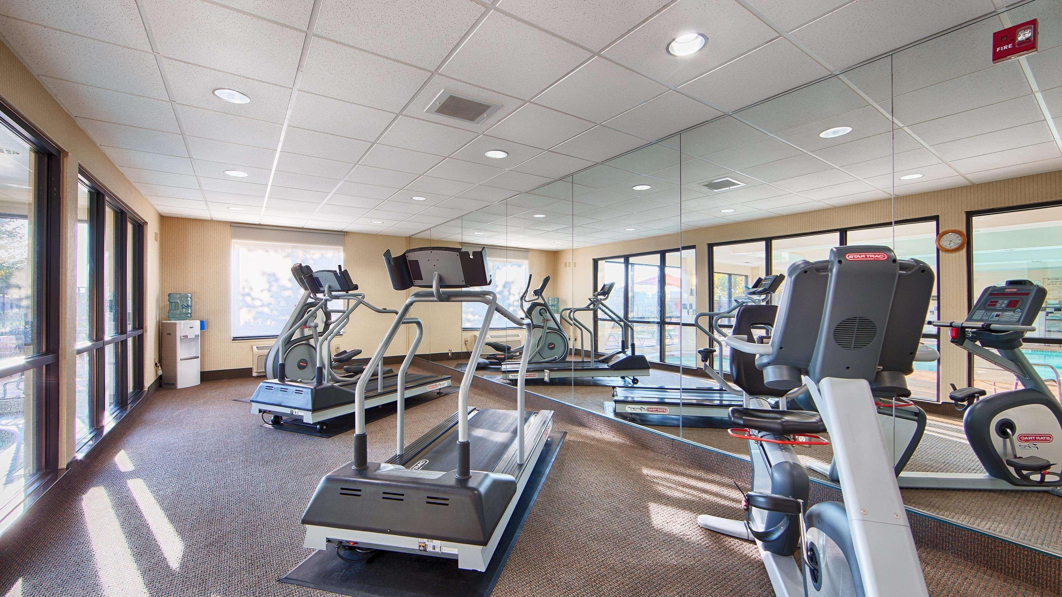 Best Western Plus Castlerock Inn & Suites Bentonville Luaran gambar