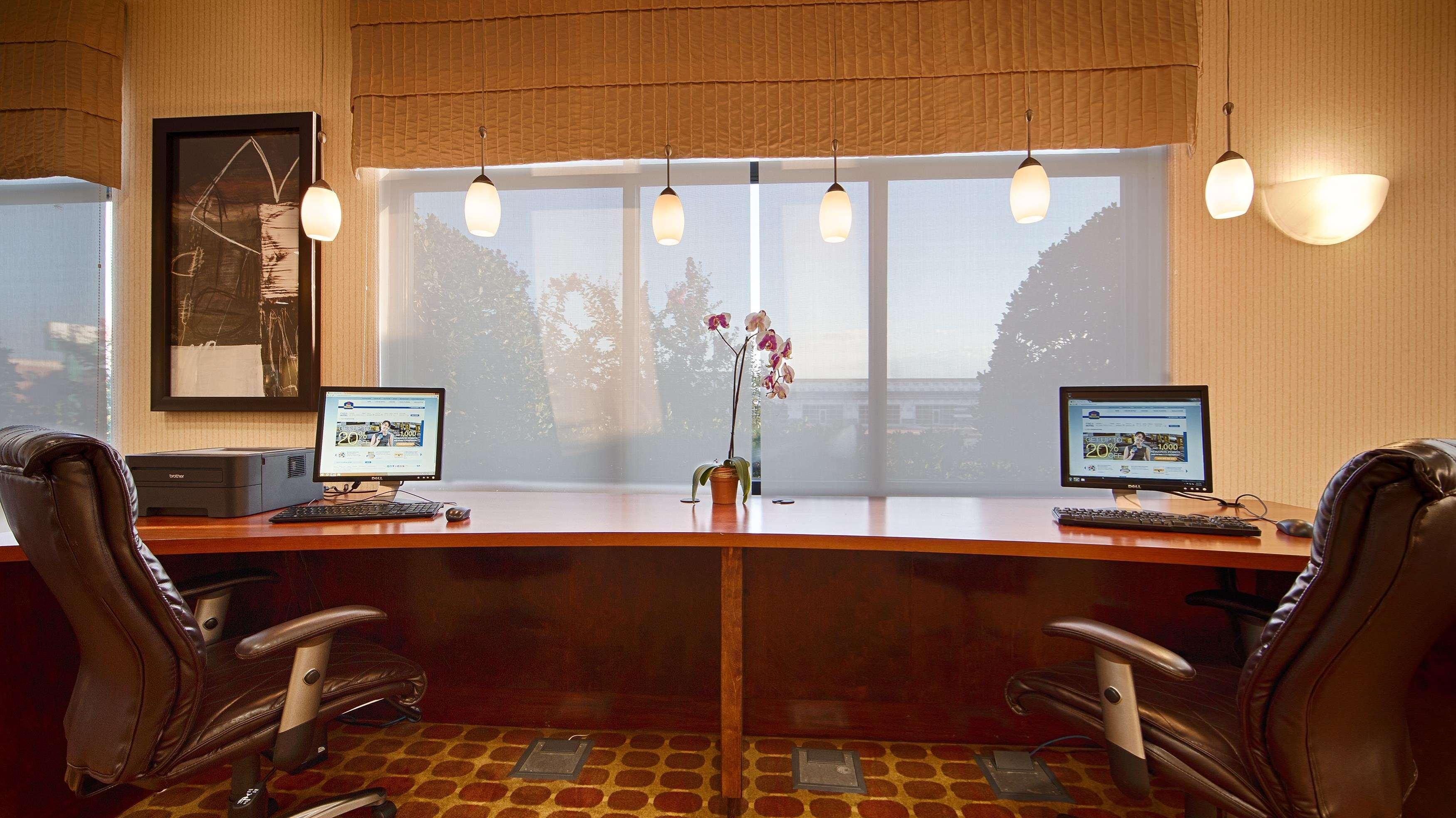 Best Western Plus Castlerock Inn & Suites Bentonville Luaran gambar